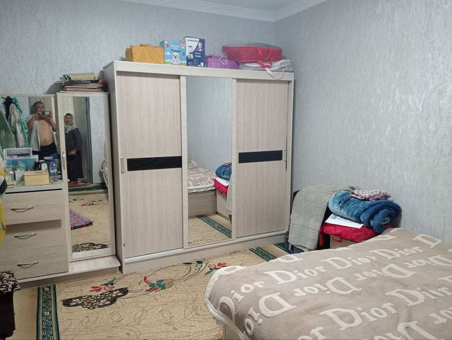 Uy sotiladi jihozlari bilan dakumetd muammo yoq suv gaz svet muammo yo