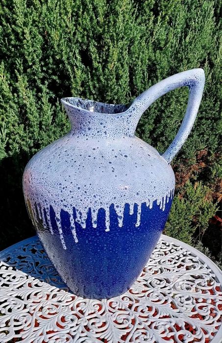 Ulcior/vază din ceramică.