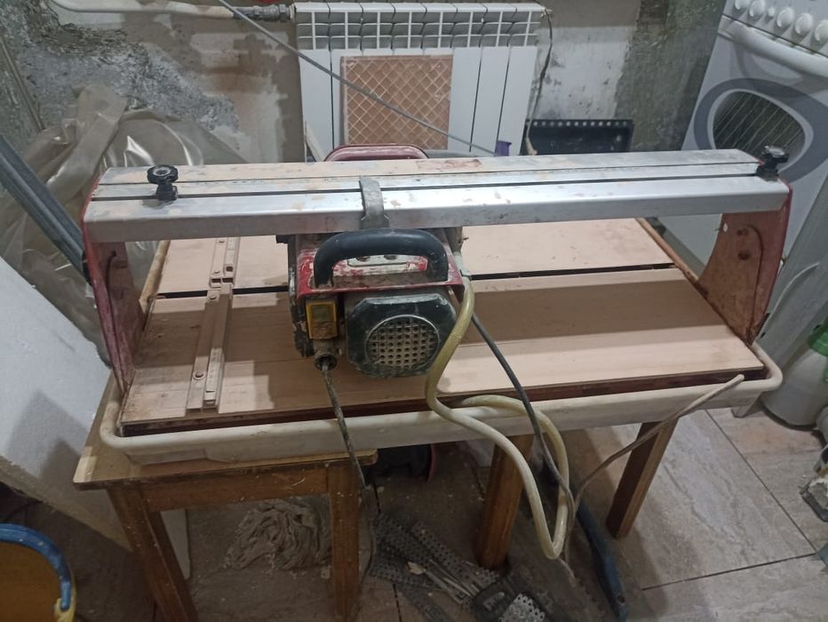 Плиткорез зубр электрический