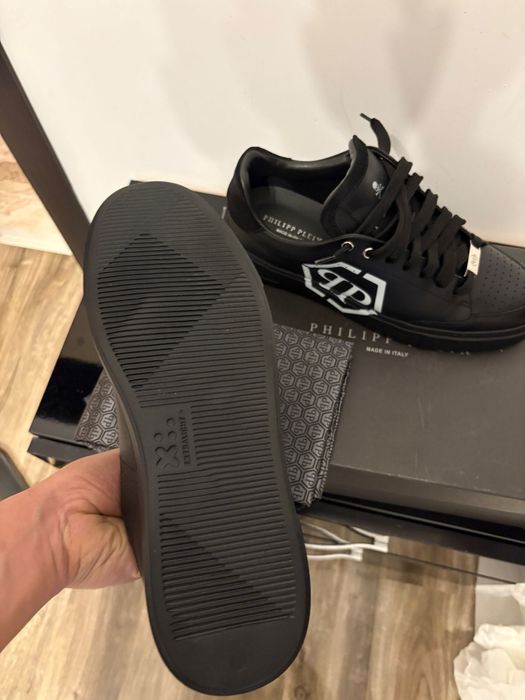 Vand sneakers philipp plein , noi in cutie , saculet , doar probați