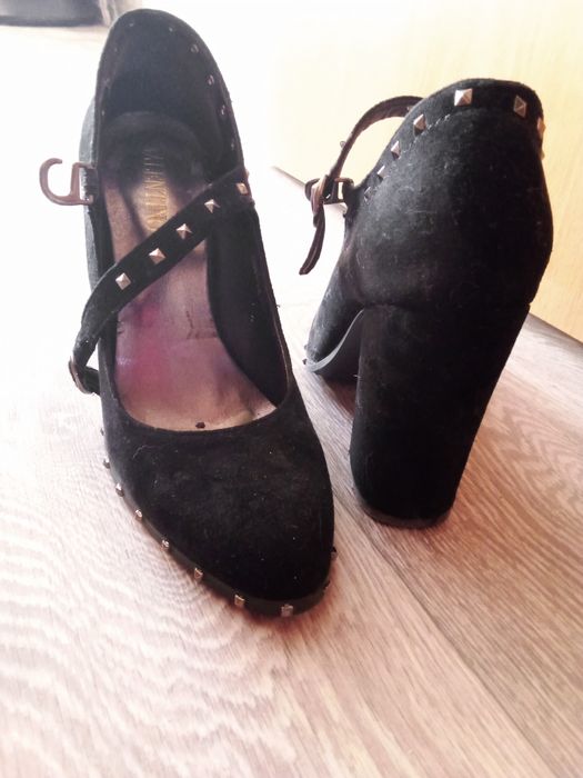 Продам много обуви