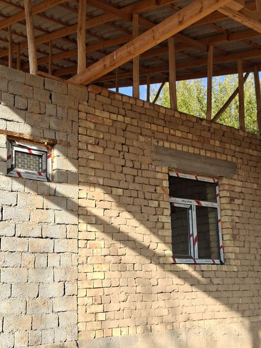 Uy sotiladi narxi esa kelishamiz