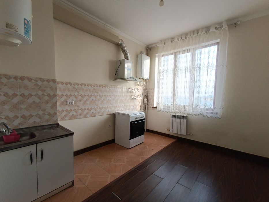 1/4/5 сотилади 41м²
