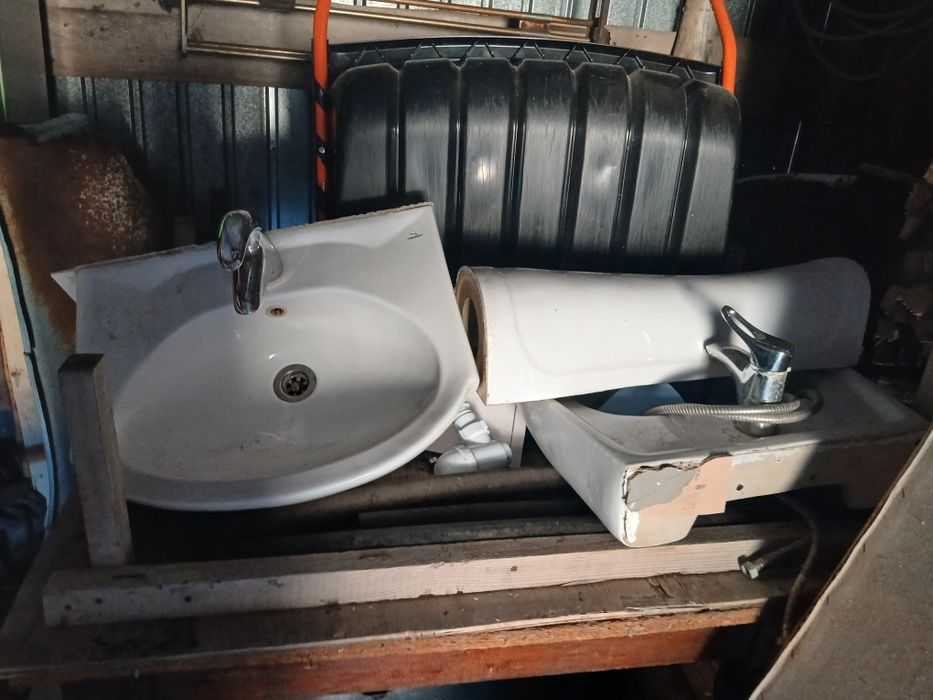 Продам раковины с краном