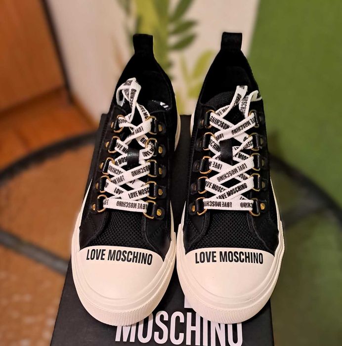 Teniși, marimea 38 Love Moschino