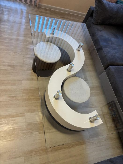 Холна стъклена маса