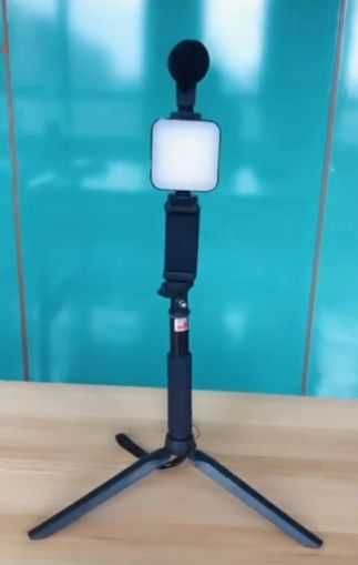 Комплект от селфи стик с LED осветление и микрофон за смартфон