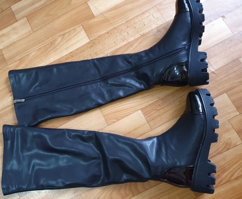 Кожаные ботфорды от Vitacci р. 37