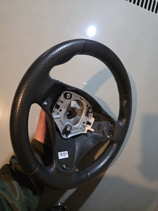 Vand volan bmw e90 pachet m sau schimb cu unul de e46 tot pachet m