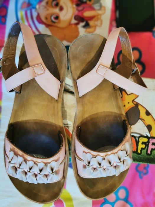 Сандали за момиче