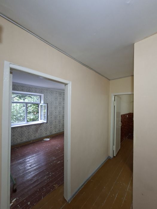 Срочно продаётся 1 комнатная квартира 42²м балкон 2×6