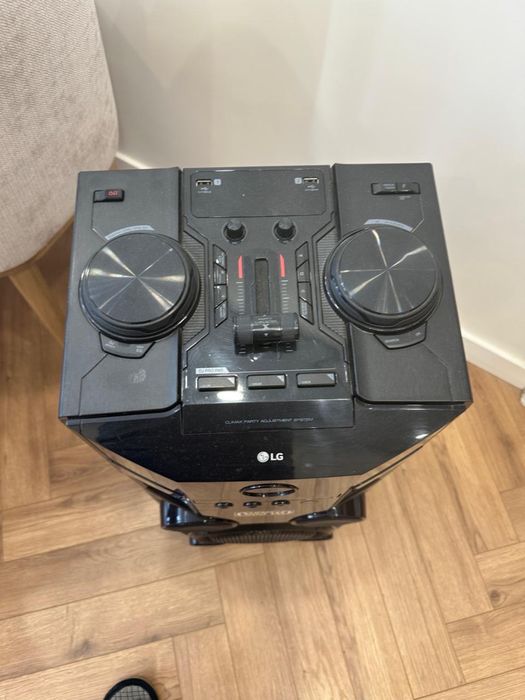 Музыкальный центр LG OM7560