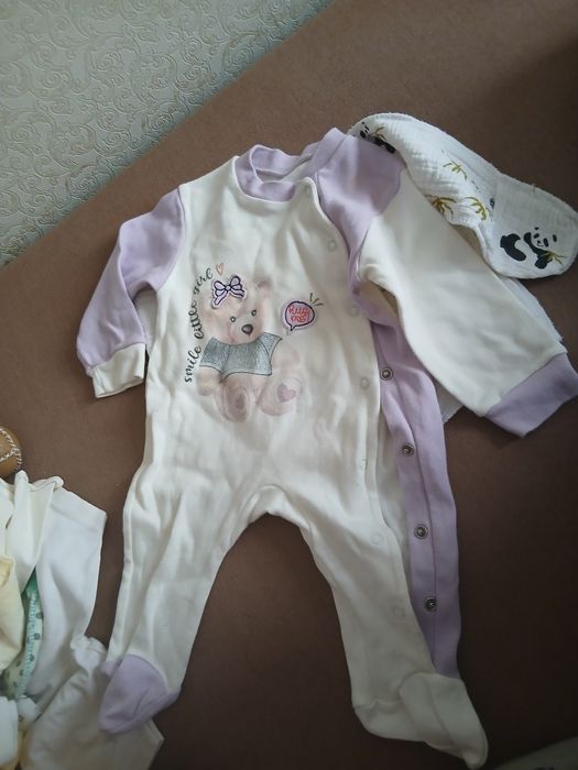 Продается пакет вещей на фото