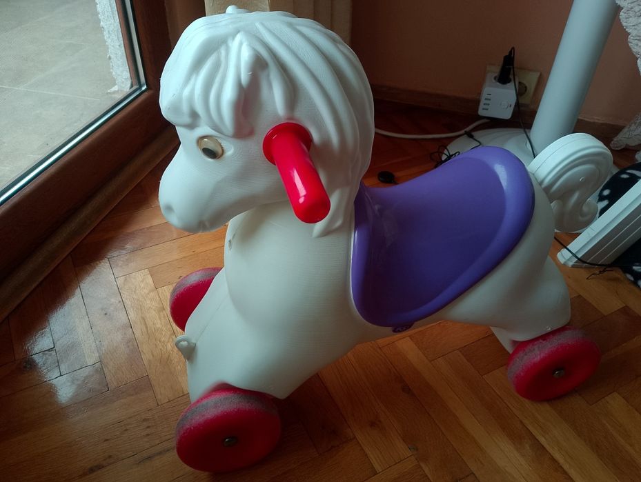 Моторче и конче за бутане и баланс