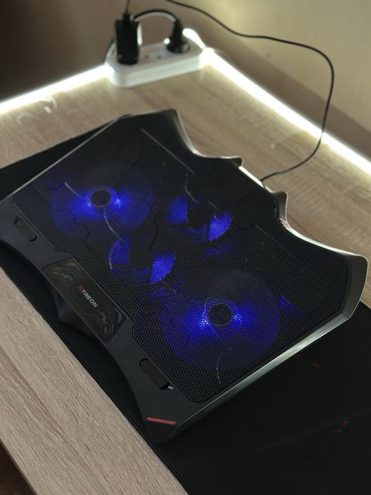 Подставка охлаждающая для ноутбука Xtreon