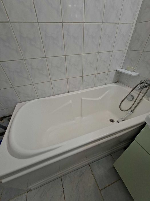 Vând cadă de baie