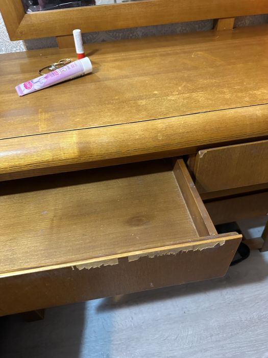 Комод с зеркалом дерево, легкое