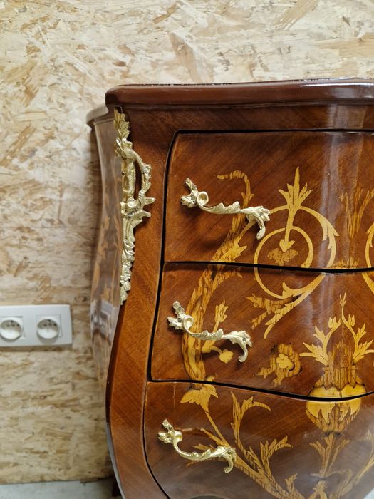 Бароково шкафче с интарзия комод френско производство