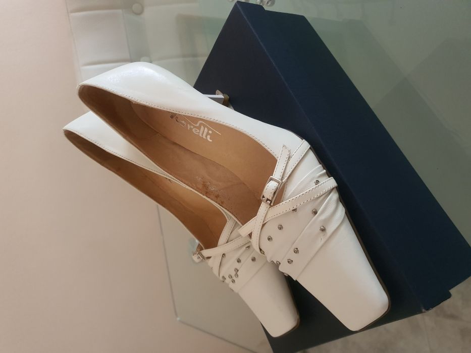 Дамски обувки