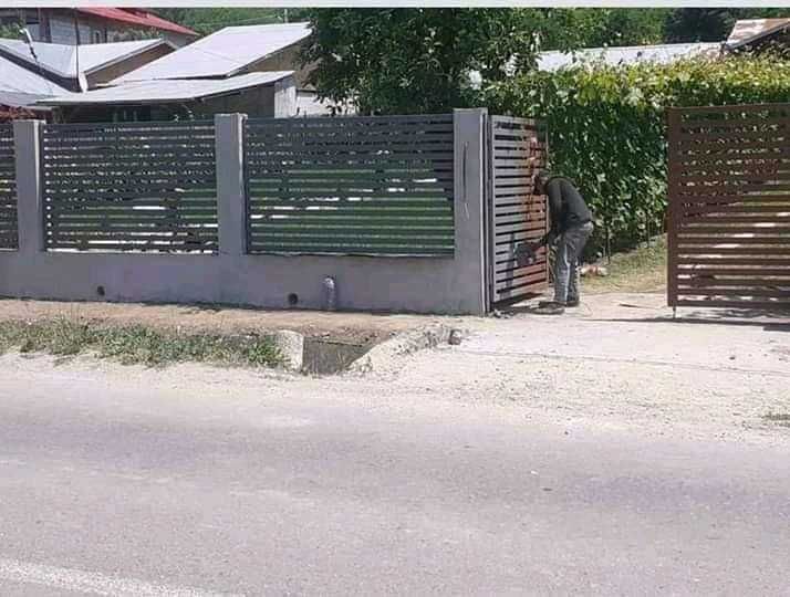 Garduri si porti din panouri stil jaluzele si alte modele disponibile