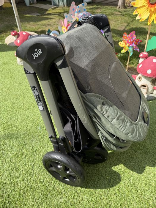Carucior Finiti Signature, Joie Premium