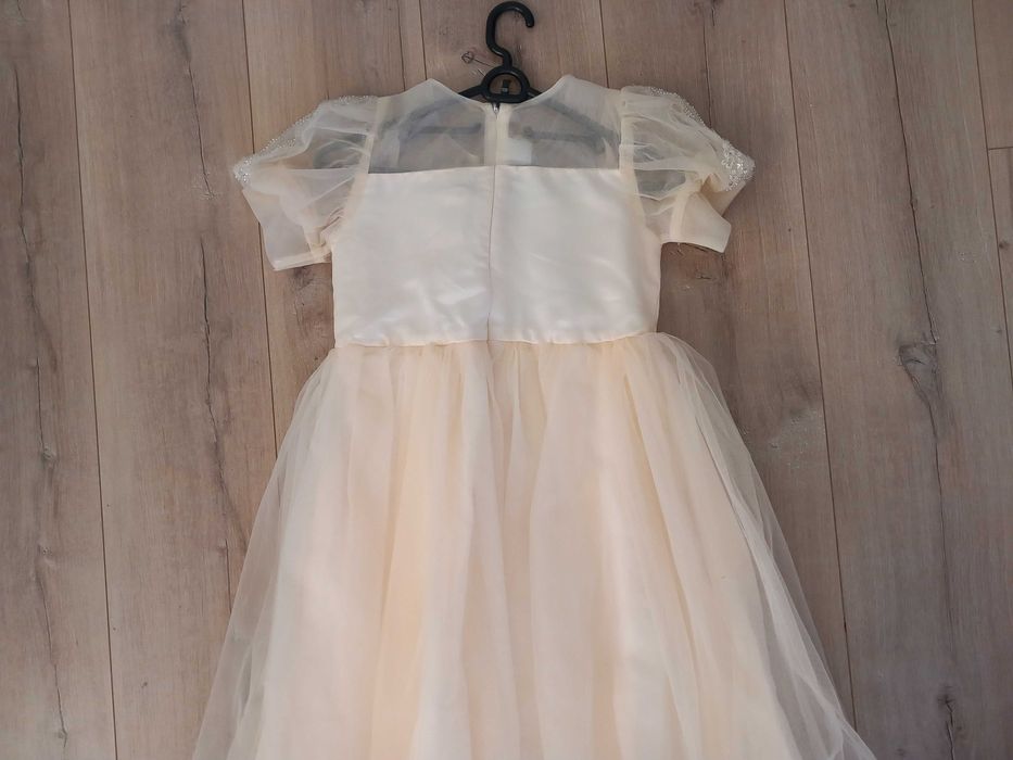 Нова детска дълга рокля размер 146-152