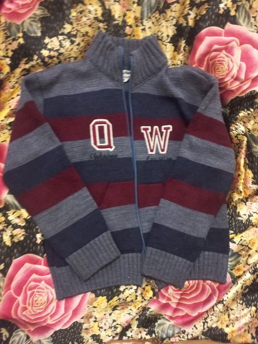 Кофты школьные в хорошем состоянии на 6- 7 лет