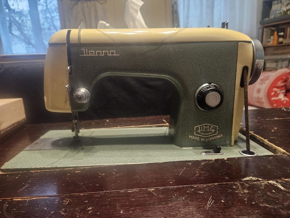 Vând mașină de cusut Ileana