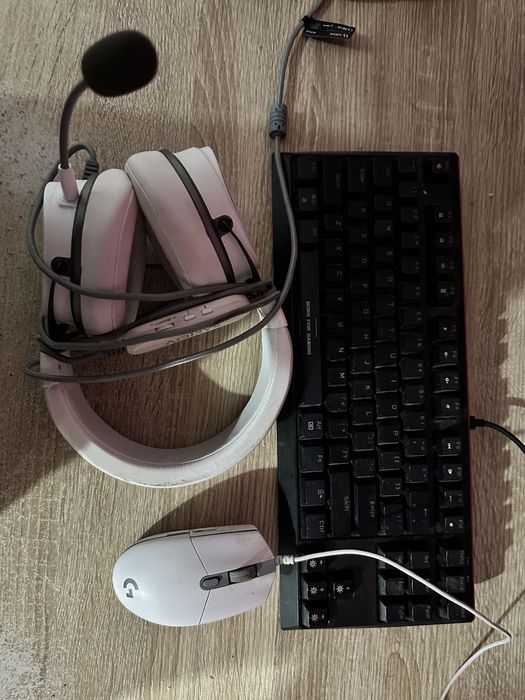 Vand tastatura casti mouse