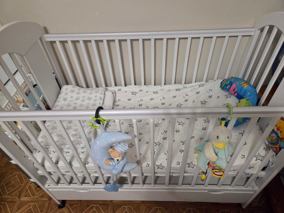 Бебешко креватче на колелца