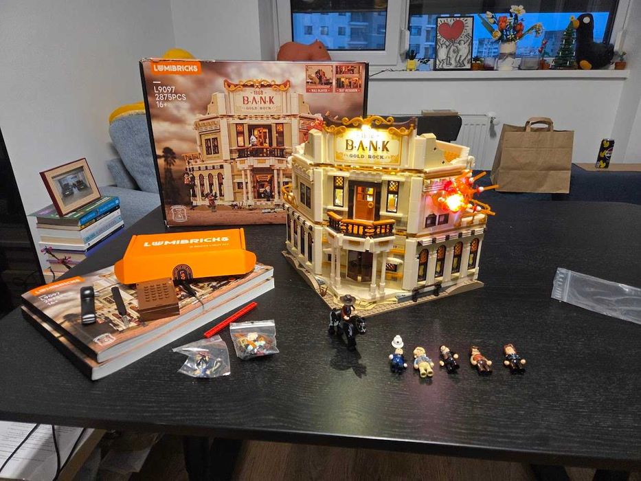 Lumibricks 14013 Western Bank Heist, Asamblat