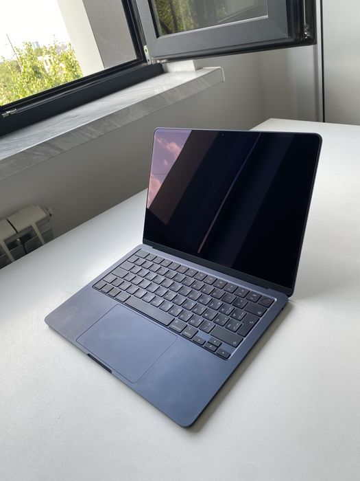 Macbook air m2 16/256gb
