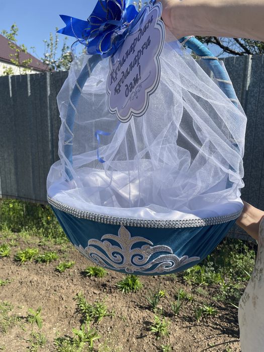 Продам подарочные 2 корзины