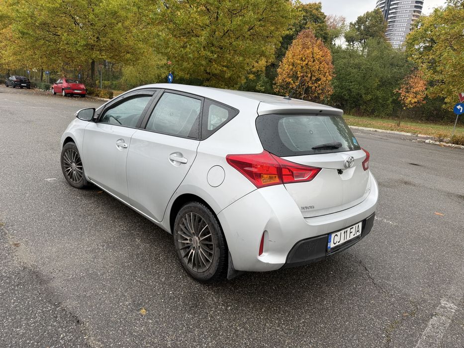 TOYOTA Auris 2014 — imagine 4