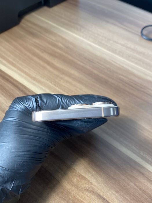 iPhone 16 Pro• 128 GB •Desert Titanium