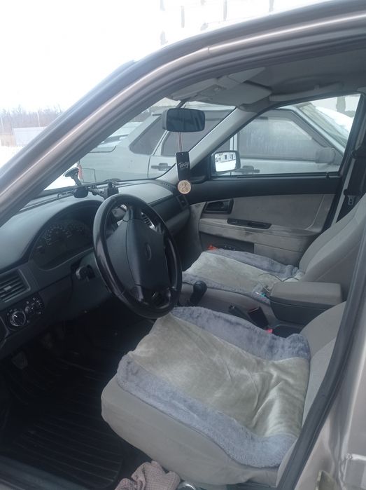 Продам автомобиль лада приора 2170.
