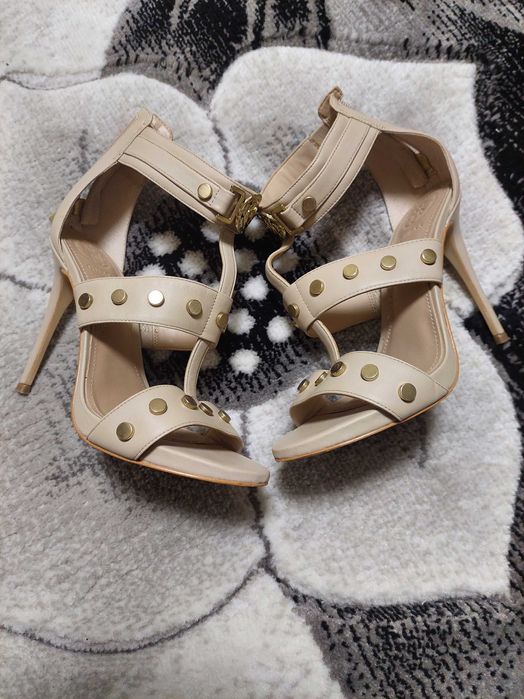 Страхотни сандали Guess НОВА ЦЕНА