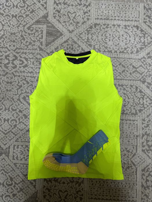 Футбольная форма Nike и рашгард