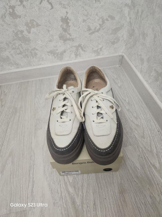 Жаңа аяқ киім орегиналь