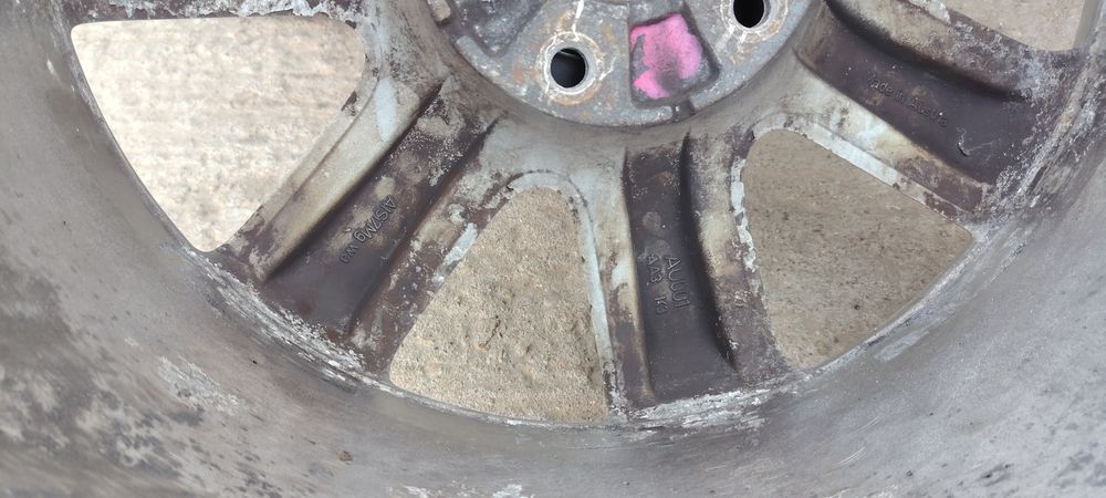 Vând jenti de Audi Q 7 și passat