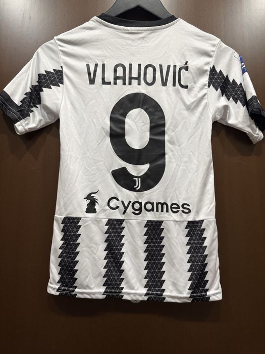 Продавам детски тениски на Партизан Белград и Ювентус