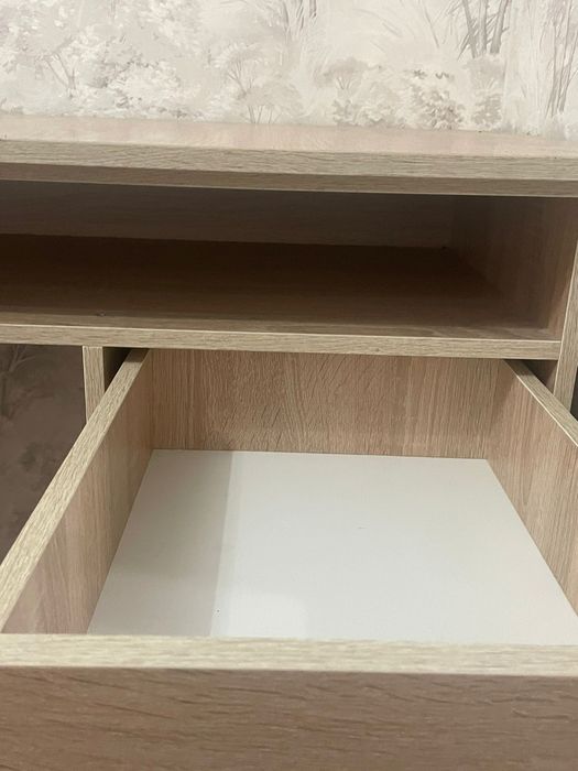 Продается стол письменный