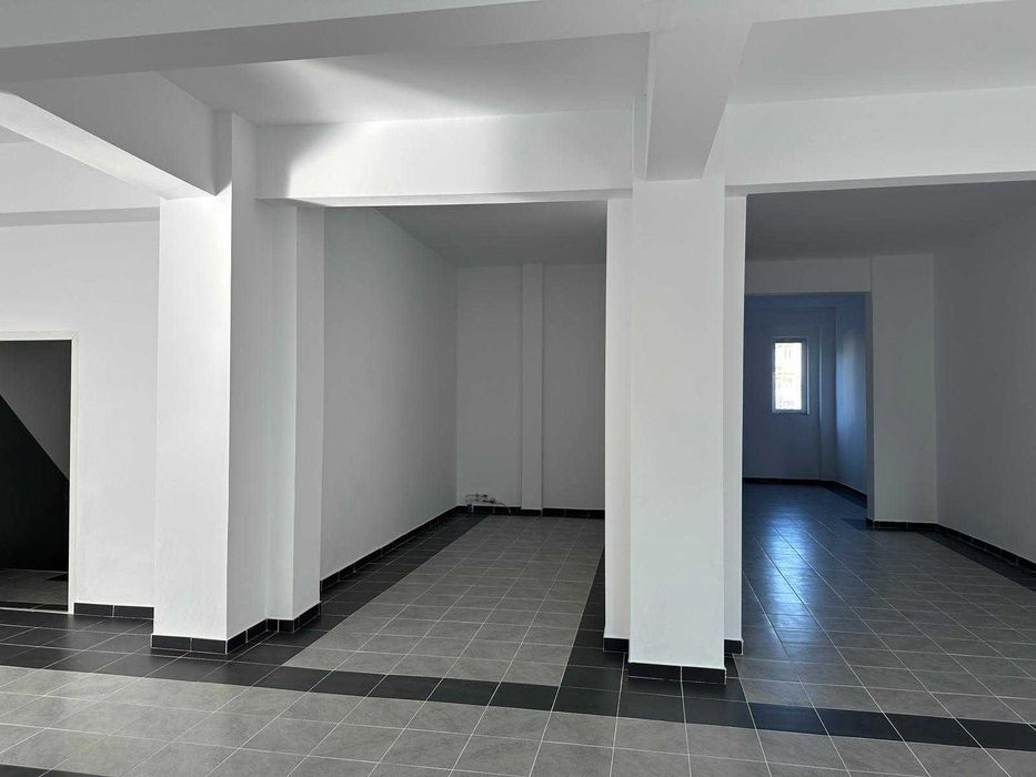 Inchiriez  spatiu comercial Prundu