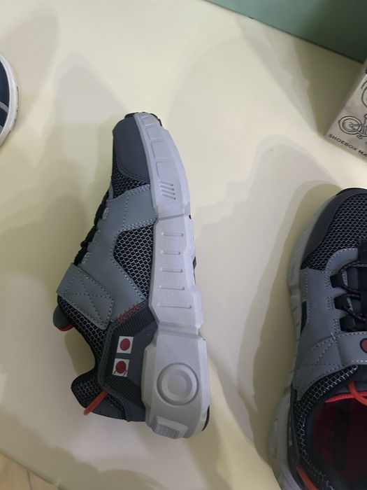 Sketchers детские кросовки