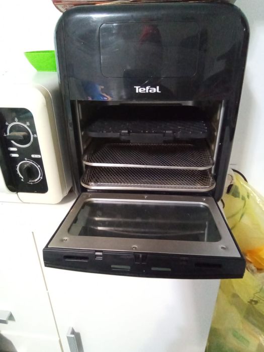 Friteuza Airfrier Tefal aproape nou