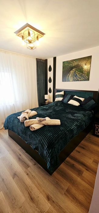 Ca NOU: Apartament 3 Dormitoare, 4 Camere, Renovat de la Placă (2025)