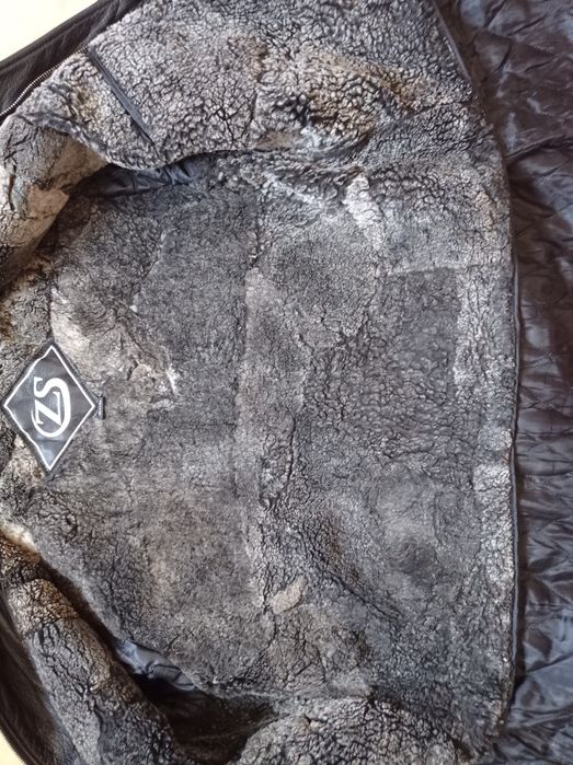 Пилот натуральный кожа ишиндеги  мех Бурынгы , состояние таза . Новый.