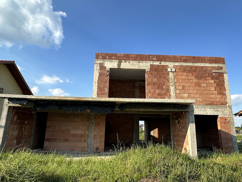 Vand casa la rosu Bazosu Nou!