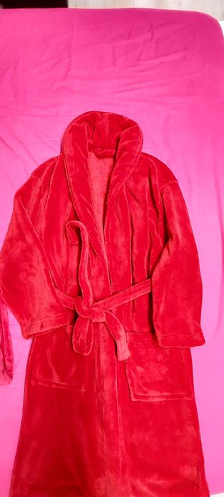 Pijamale noi și halat pluș