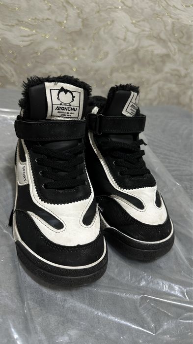 Кроссовки осенние 34 размер утепленные